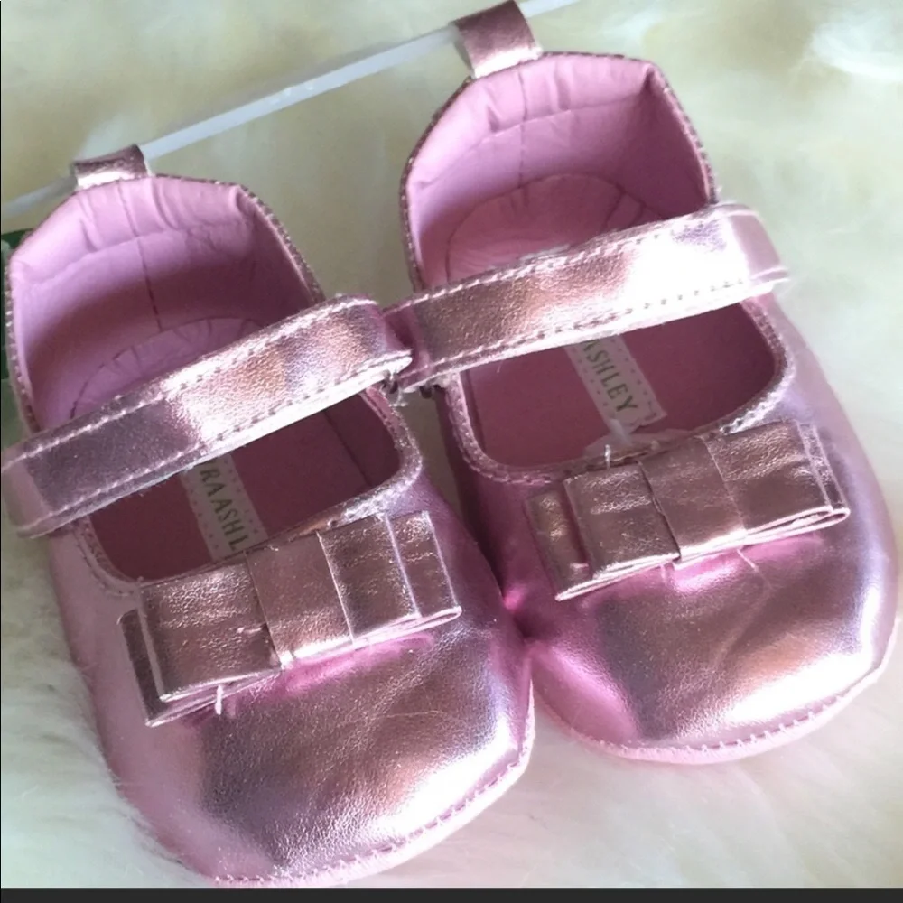 Laura Ashley Mary Jane’s Pink Metallic Bow Babies Toddler’s Shoes